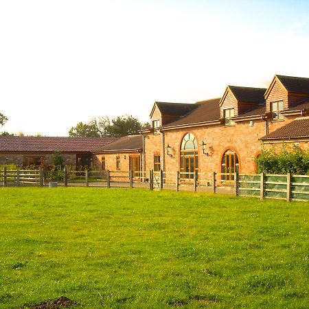 亚姆The Stables At The Vale住宿加早餐旅馆 外观 照片